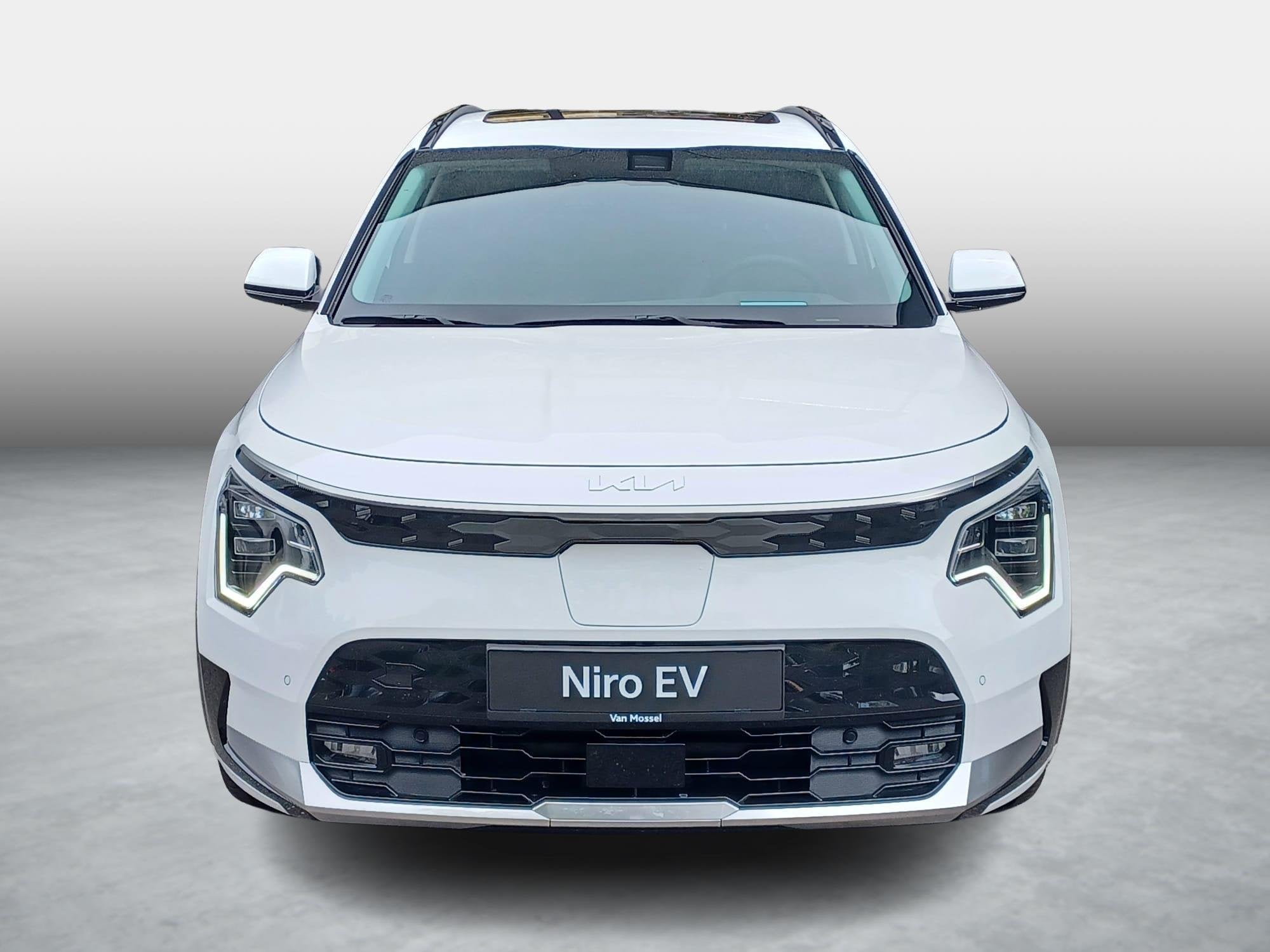 KIA e-niro Pace 64.8 kWh + Premium Pack + Sunroof, 750 kg, Wit, 5 deurs, 1739 kg