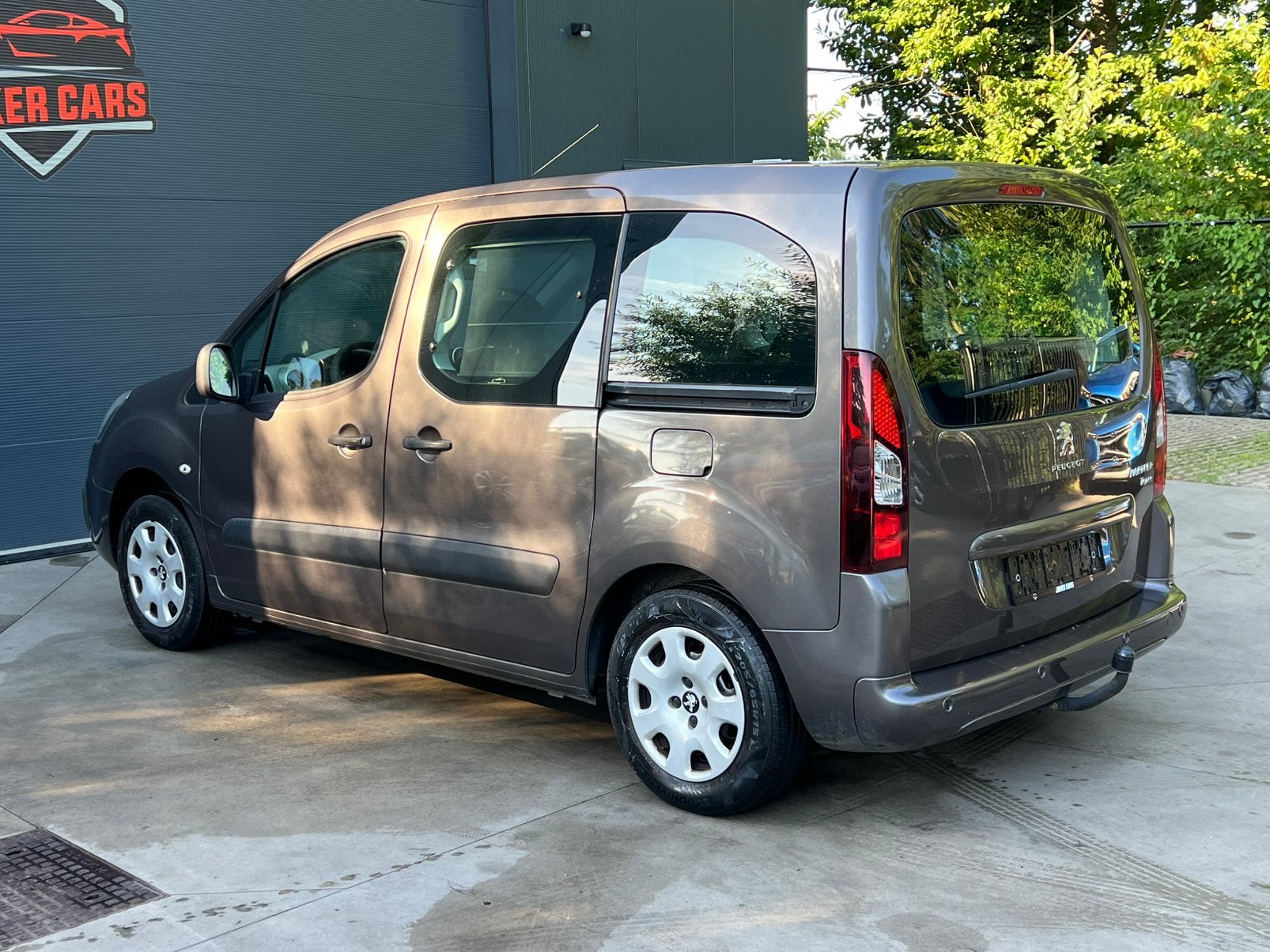 Peugeot Partner Tepee 1.6i Airco Trekhaak CruiseControle, Dealer onderhouden, Monovolume, Euro 6, 72 kW