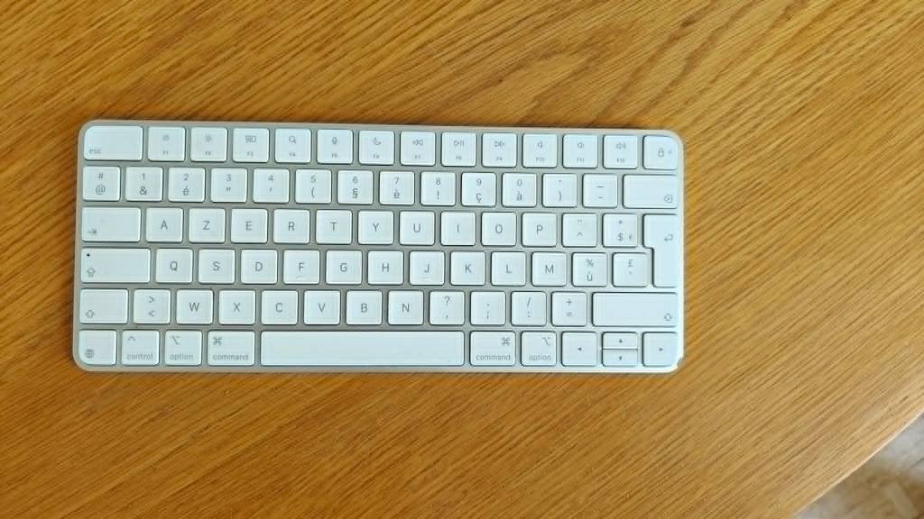 Apple Magic Keyboard - Français ​​​​​​​, Enlèvement ou Envoi, Azerty, Comme neuf, Apple
