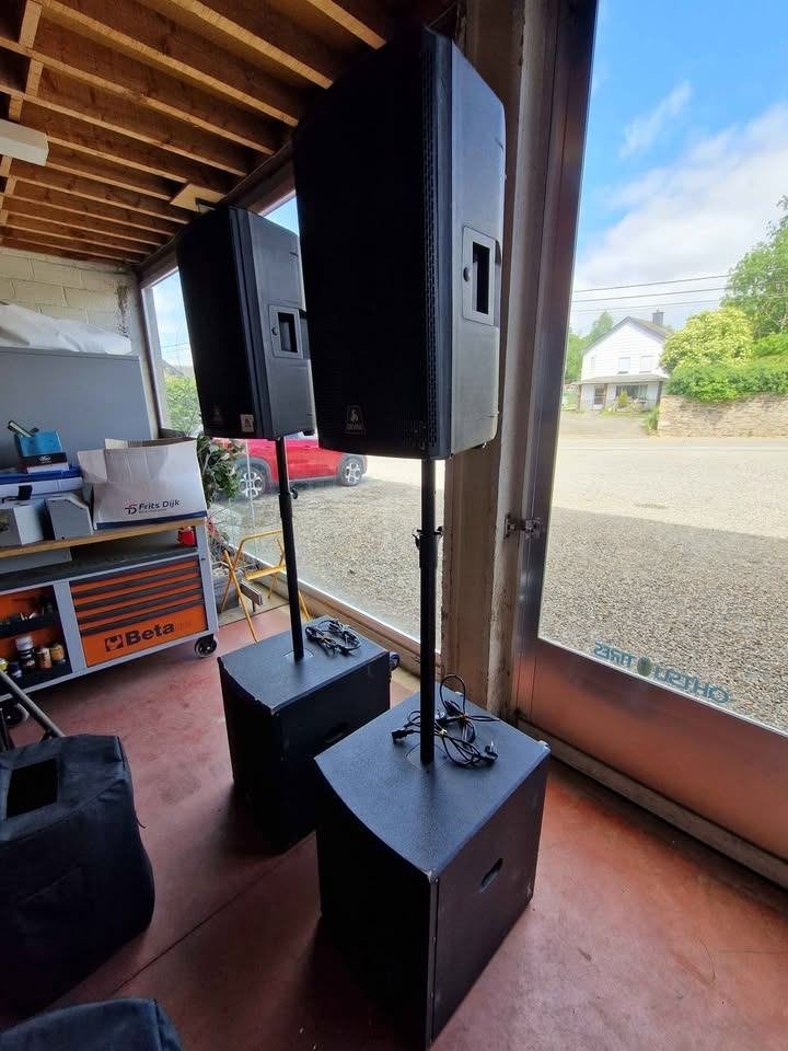 Devine Onyx set met 2 koppen en 2 subbaffles, Audio, Tv en Foto, Luidsprekerboxen, Zo goed als nieuw, Front, Rear of Stereo speakers