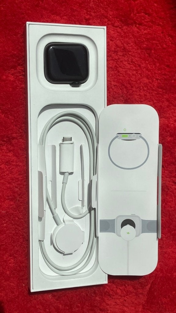 Apple Watch SE 2 40mm GPS - 2 bracelets, Enlèvement ou Envoi, Apple Watch, IOS, Utilisé