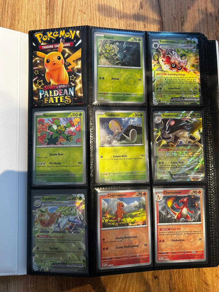 Base set Paldean Fates + hits, Hobby en Vrije tijd, Verzamelkaartspellen | Pokémon, Ophalen of Verzenden, Nieuw, Meerdere kaarten