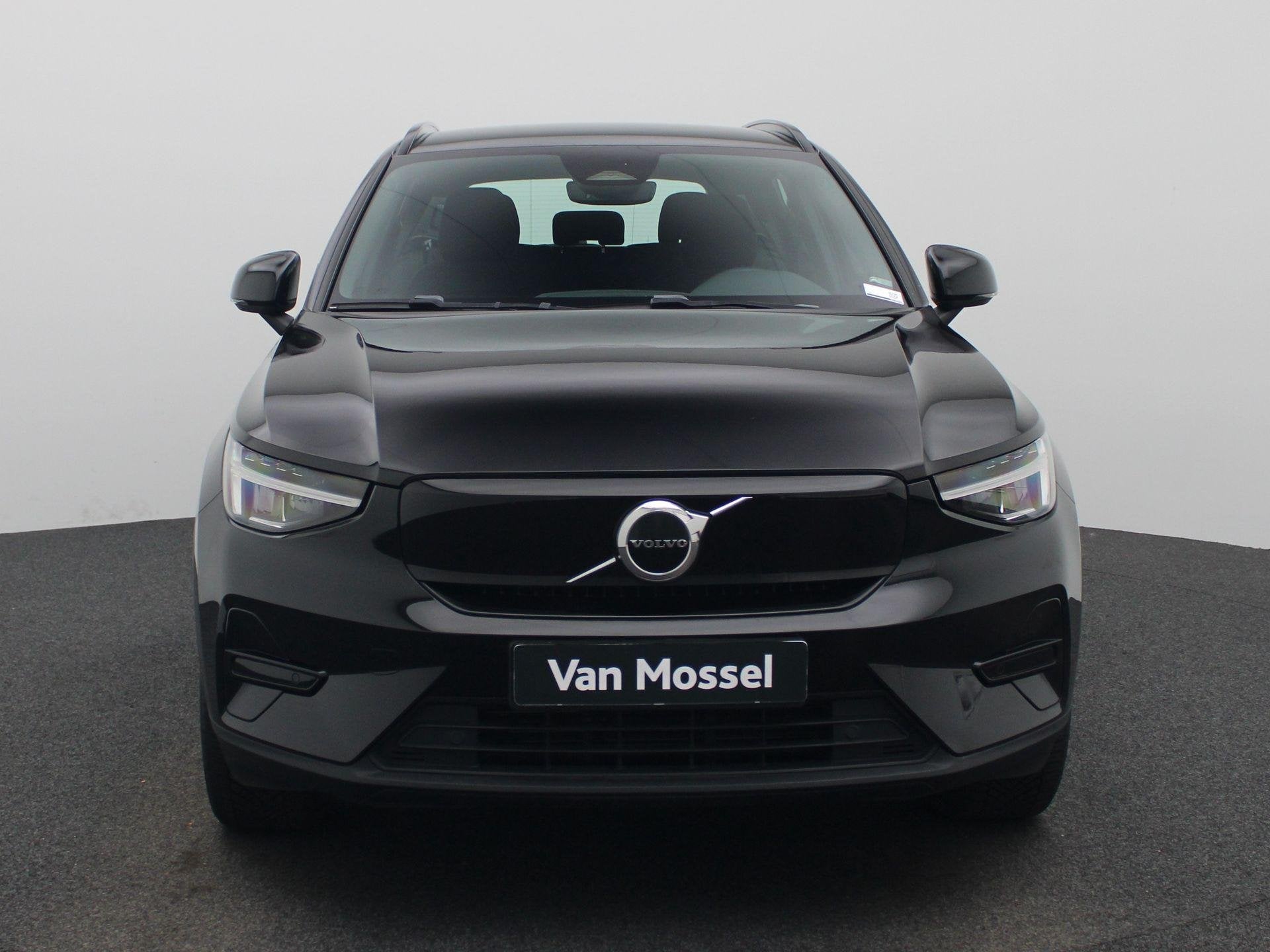 Volvo XC40 Recharge Core (automatique), Autos, 460 km, Achat, https://public.car-pass.be/vhr/7d7f26cb-03b8-4567-a308-eb100606cc35