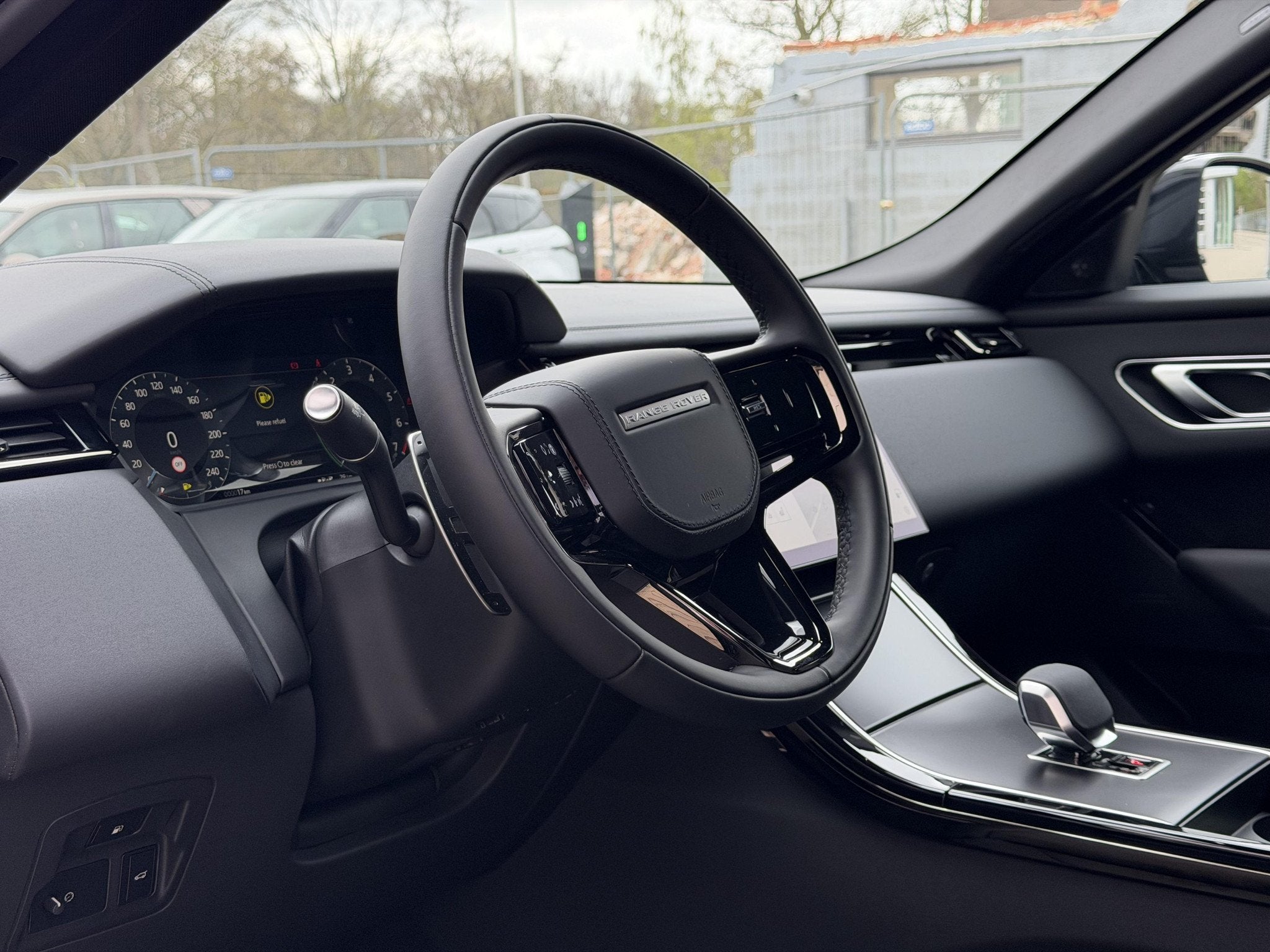 Land Rover Range Rover Velar P400e Dynamic SE AWD Auto. 26.5, Automaat, 1998 cc, 404 pk, Zwart