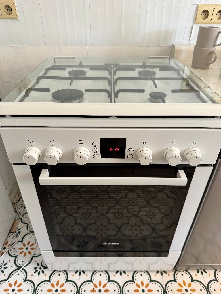 Cuisinière Bosch HGV745220 60 cm – Gaz + Four électrique, Electroménager, Cuisinières, Enlèvement, Utilisé, Gril, Électrique