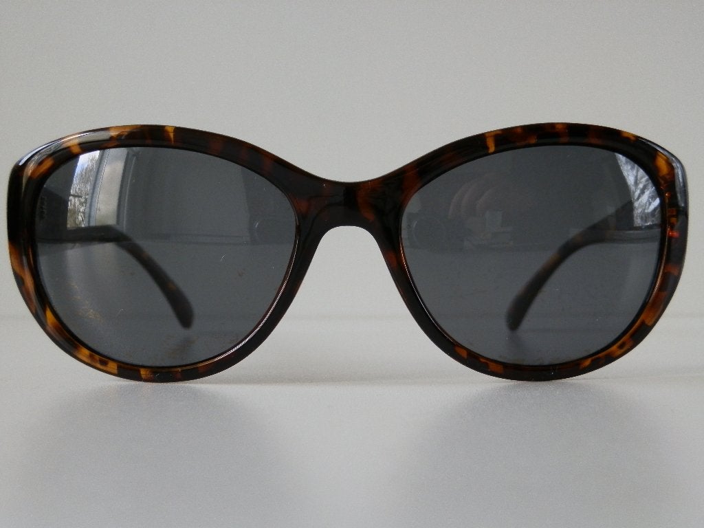 Invu zonnebril., Handtassen en Accessoires, Zonnebrillen en Brillen | Dames, Overige merken, Zonnebril, Overige kleuren, Ophalen of Verzenden
