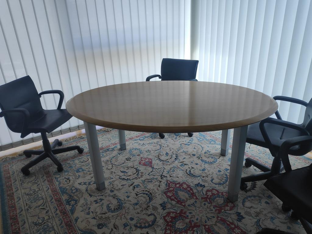 Tables et chaises de bureau sur roulette., Enlèvement ou Envoi, Comme neuf