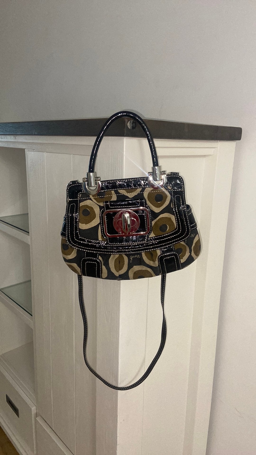 Guess handtas, Handtassen en Accessoires, Tassen | Damestassen, Ophalen, Zo goed als nieuw, Handtas