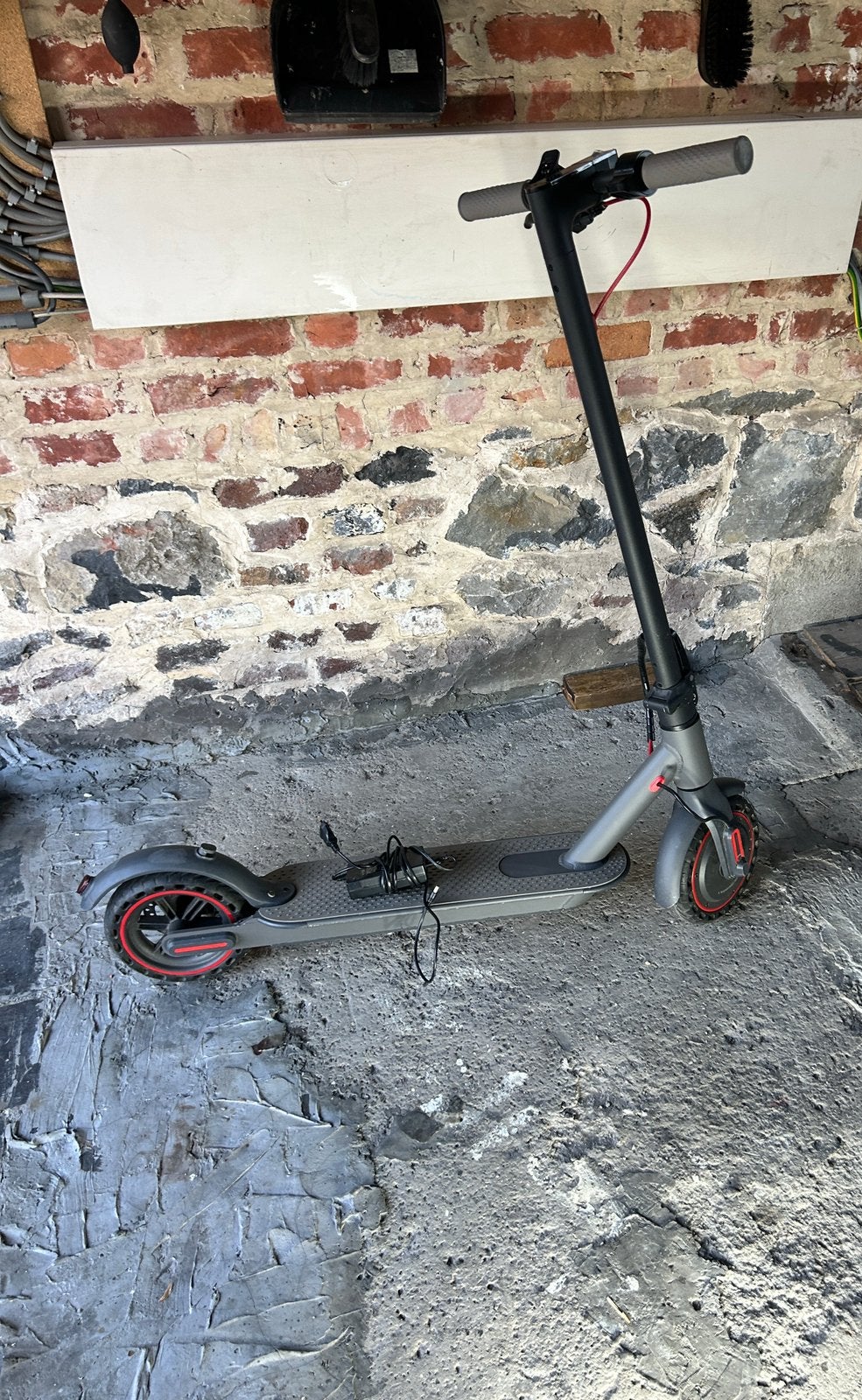 Trottinette électrique H7 – 377 km – 30 km/h, Vélos & Vélomoteurs, Trottinettes, Comme neuf, Enlèvement ou Envoi