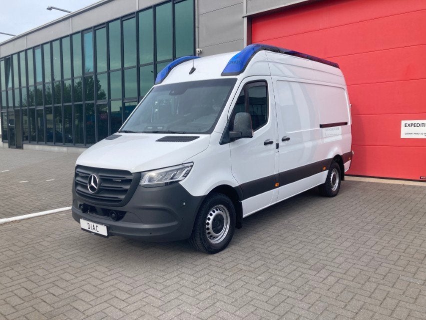 Mercedes-Benz Sprinter 416 L2H2 Diesel Ambulance (bj 2020), Auto's, Bestelwagens en Lichte vracht, Bedrijf, Te koop, Mercedes-Benz