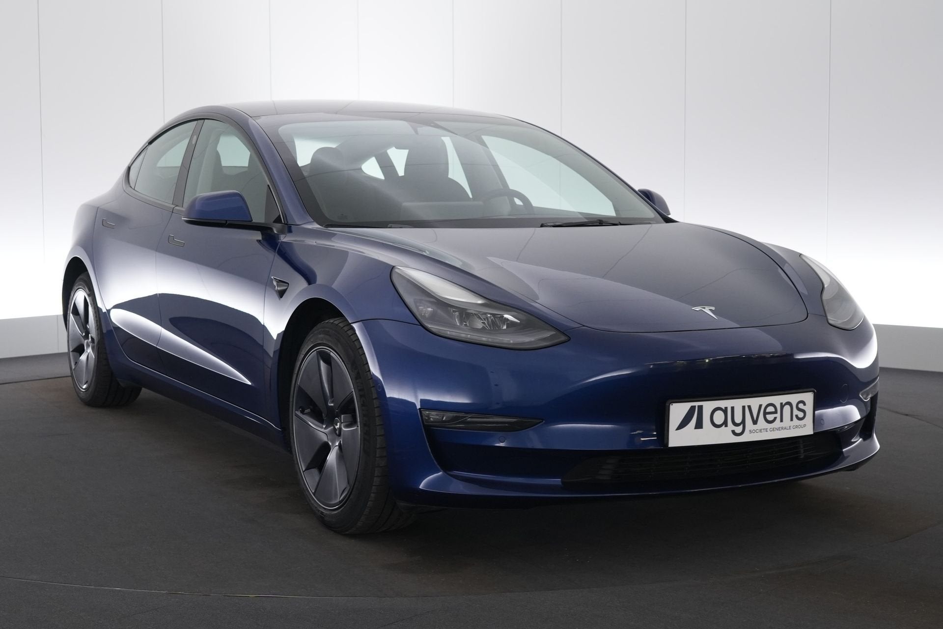 (2BRT238) TESLA MODEL 3, Cuir, Phares entièrement LED, 4 portes, Entreprise