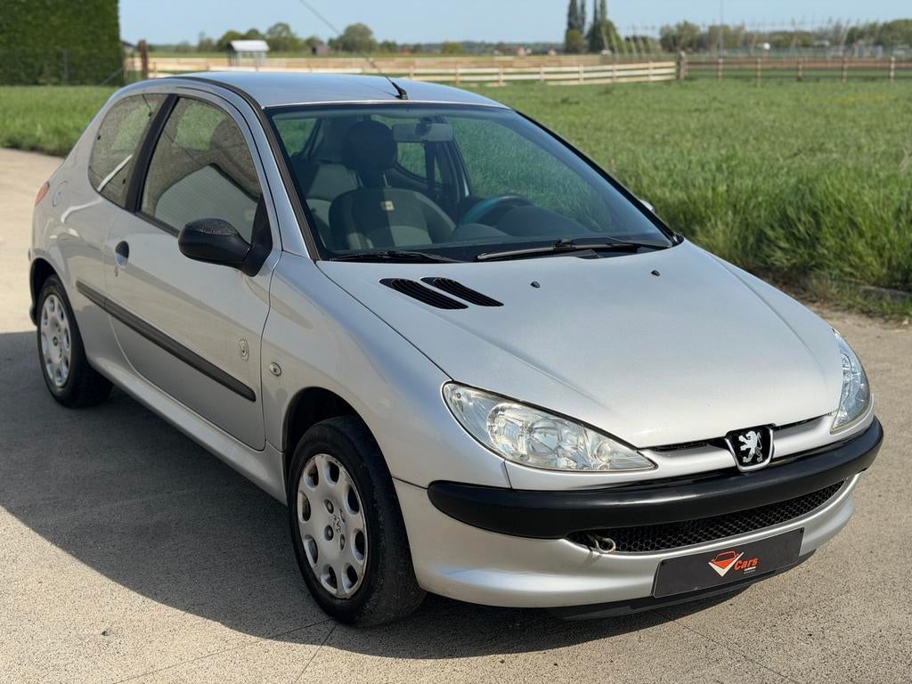 Peugeot 206 benzine 86000Km GOEDE STAAT + keuring vvk, Autos, Peugeot, Achat, Entreprise, Radio, Euro 4