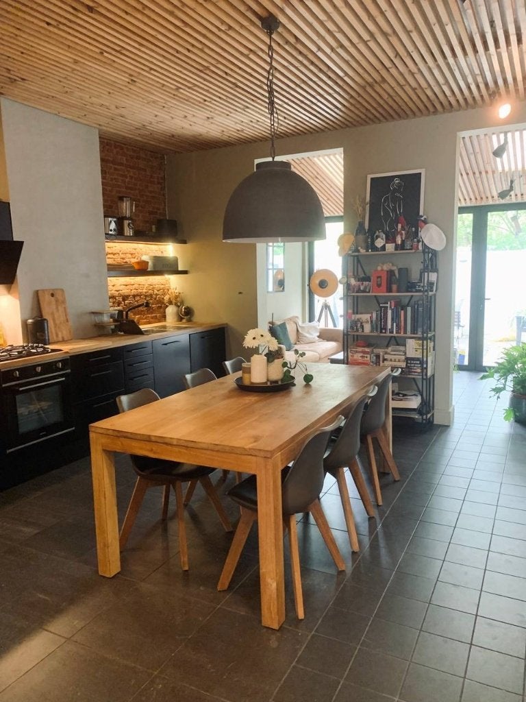 Instapklare woning met terras in Hemiksem, Immo, 110 m², 197 kWh/m²/jaar, Tot 200 m², 2 kamers