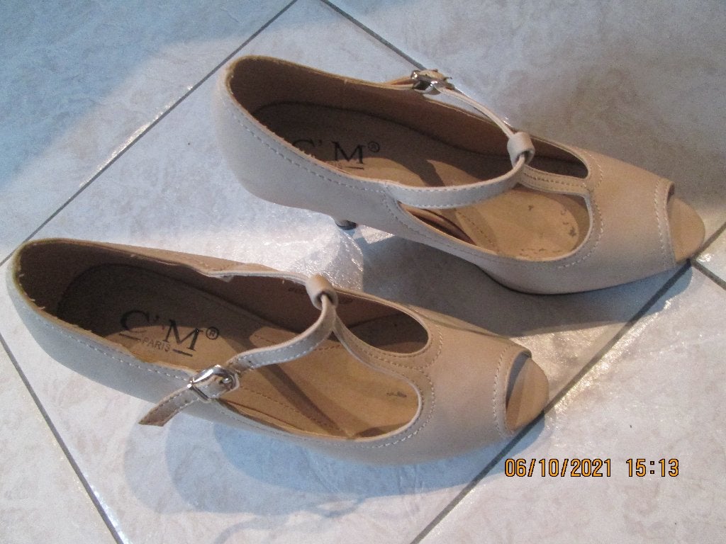 Escarpins beiges à talons « C’M PARIS » P : 39, Beige, Escarpins, Comme neuf, Enlèvement