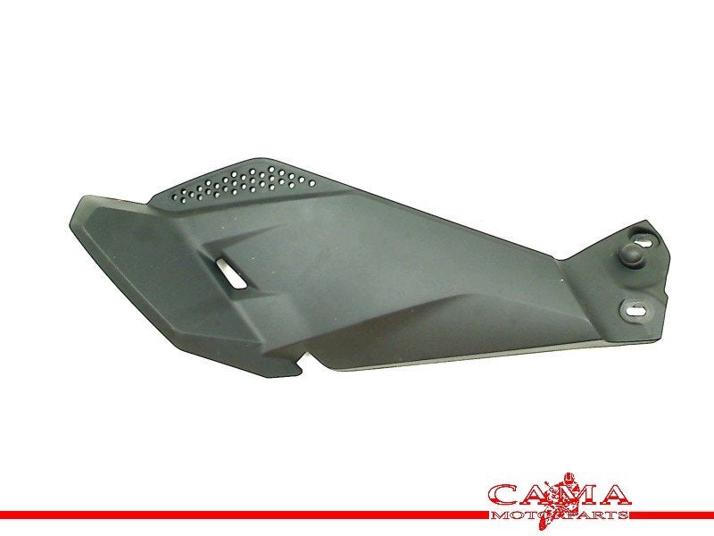 CADRE DE COUVERTURE GAUCHE BMW (46638556637), Motos, Dhr. S. di Majo, Utilisé, Info@cama-motorparts.nl, P.J. Troelstraweg 8 8
3144 CX  MAASSLUIS, NL