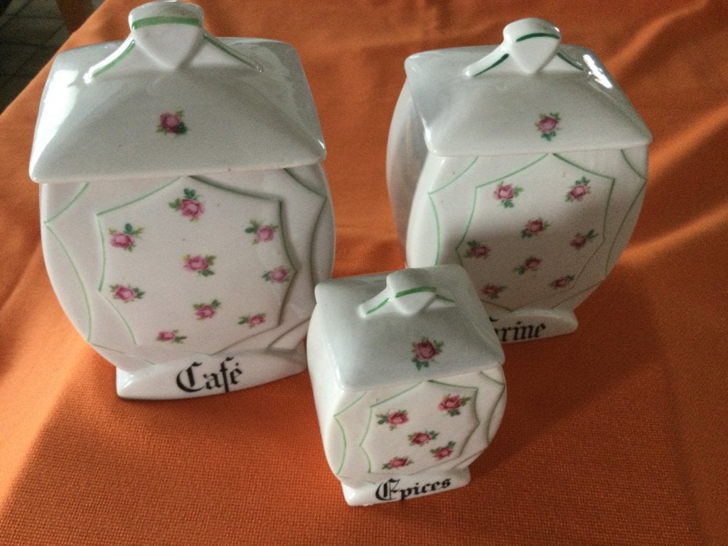 Pots de cuisine anciens, Enlèvement
