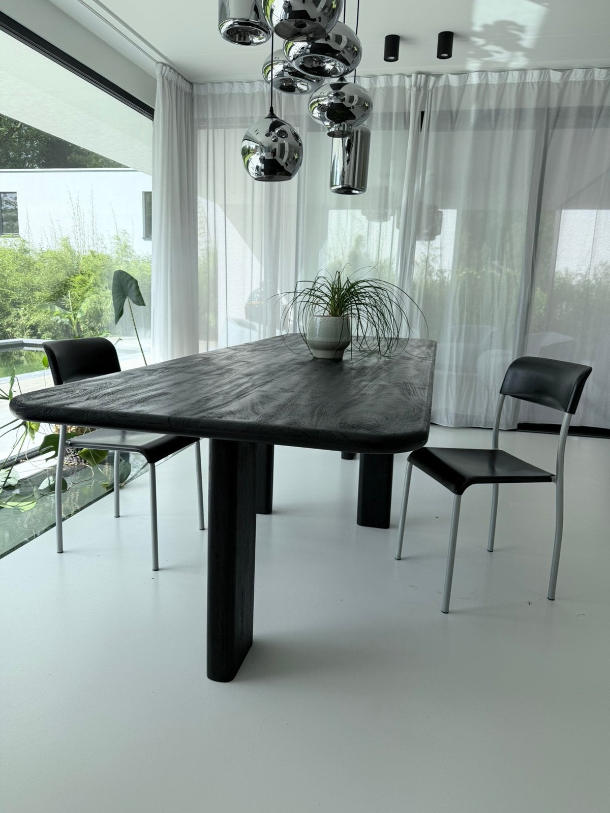 Prachtige grote houten eettafel in mangohout, Huis en Inrichting, Ophalen, Zo goed als nieuw