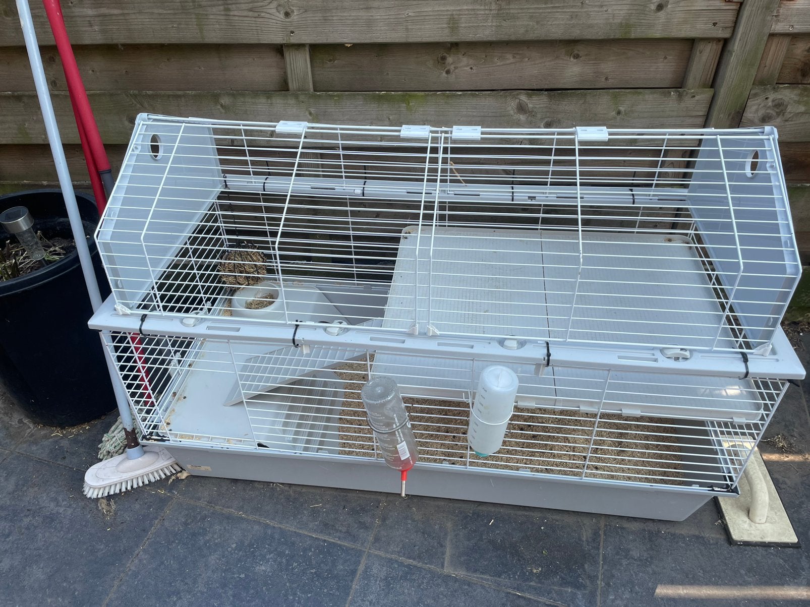 2 grote kooien + grote ren, Animaux & Accessoires, Rongeurs & Lapins | Cages & Clapiers, Enlèvement, Comme neuf, Enclos