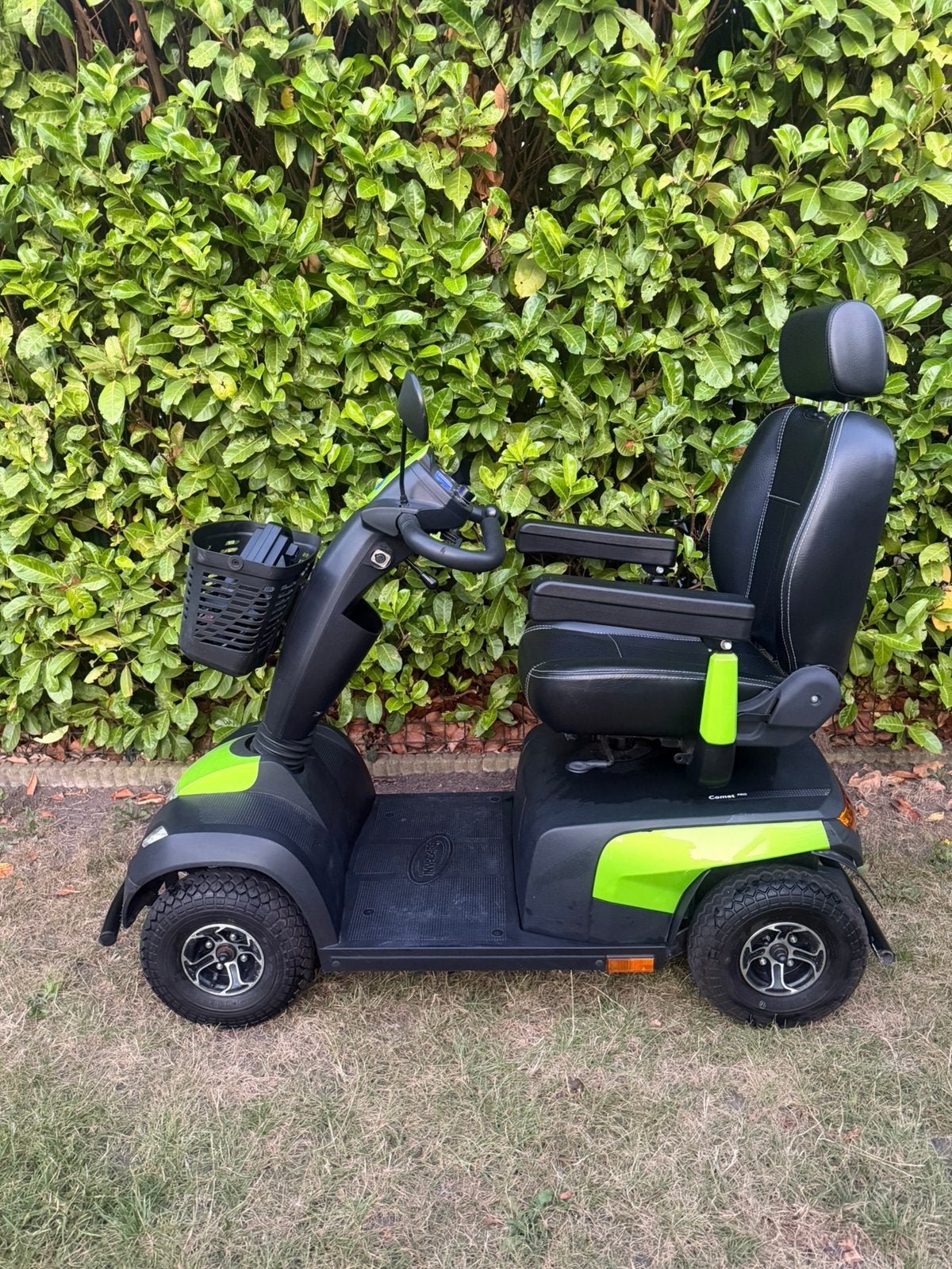 Bijna nieuwe scootmobiel invacare comet pro invalide scooter, Diversen, Ophalen of Verzenden, Inklapbaar, Zo goed als nieuw