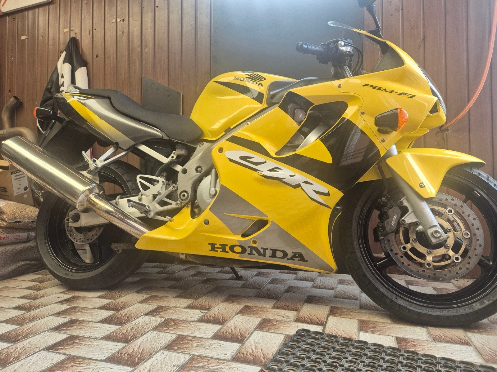 Honda cbr 600cc f1 2001, Enlèvement, Essence