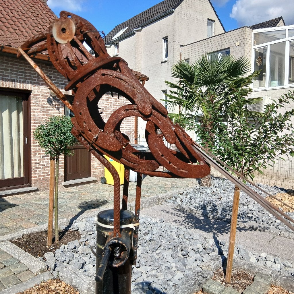 tuinbeeld & hoefijzeren vogel & hoefijzeren kunstwerk, Ophalen, Zo goed als nieuw, Metaal, Dierenbeeld