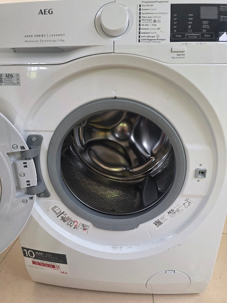 Machine a laver, Comme neuf, Chargeur frontal, Enlèvement, Classe énergétique A ou plus économe