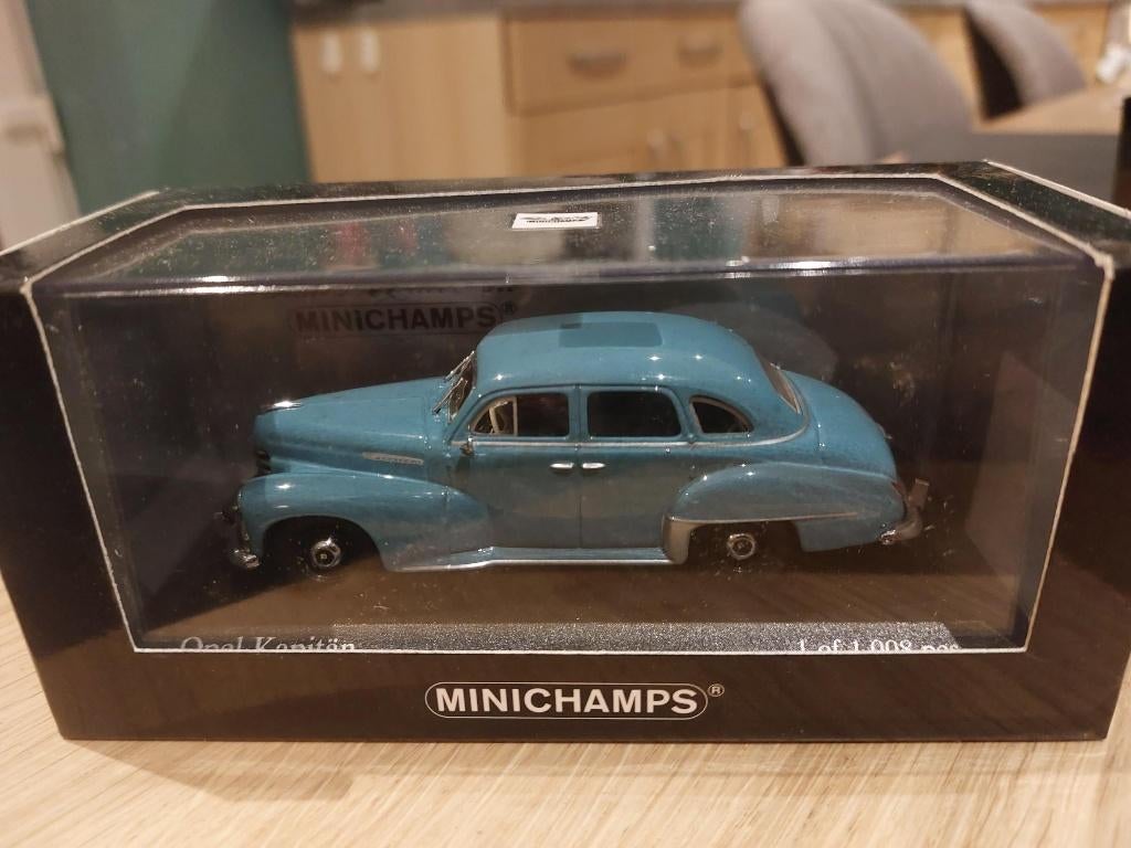 Minichamps Opel Kapitan de 1951 bleue 1/43, Hobby en Vrije tijd, Ophalen of Verzenden, Nieuw, Auto, MiniChamps