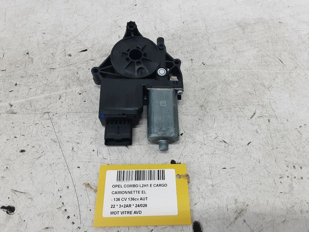 MOTEUR LEVE VITRE ELECTRIQUE AVANT DROIT Opel Combo Cargo, Opel, Opel Automobile GmbH, Utilisé, Avant