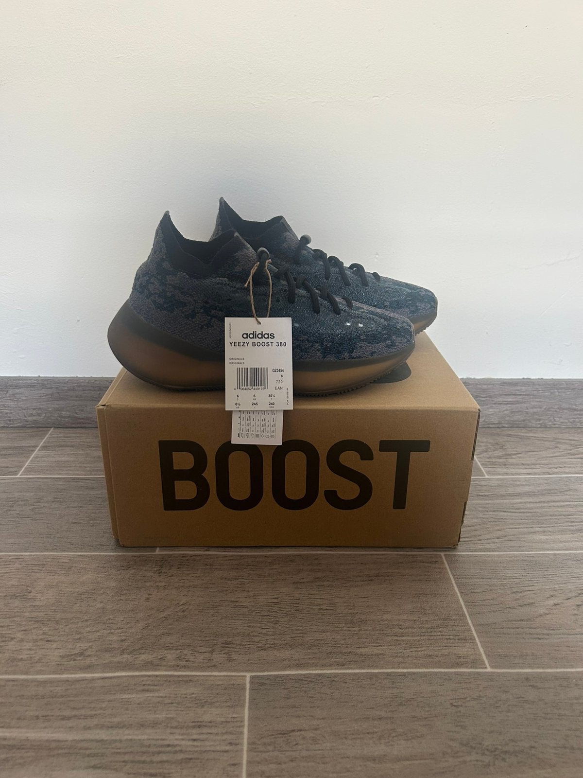 Adidas Yeezy Boost 380, Ophalen, Zo goed als nieuw, Blauw