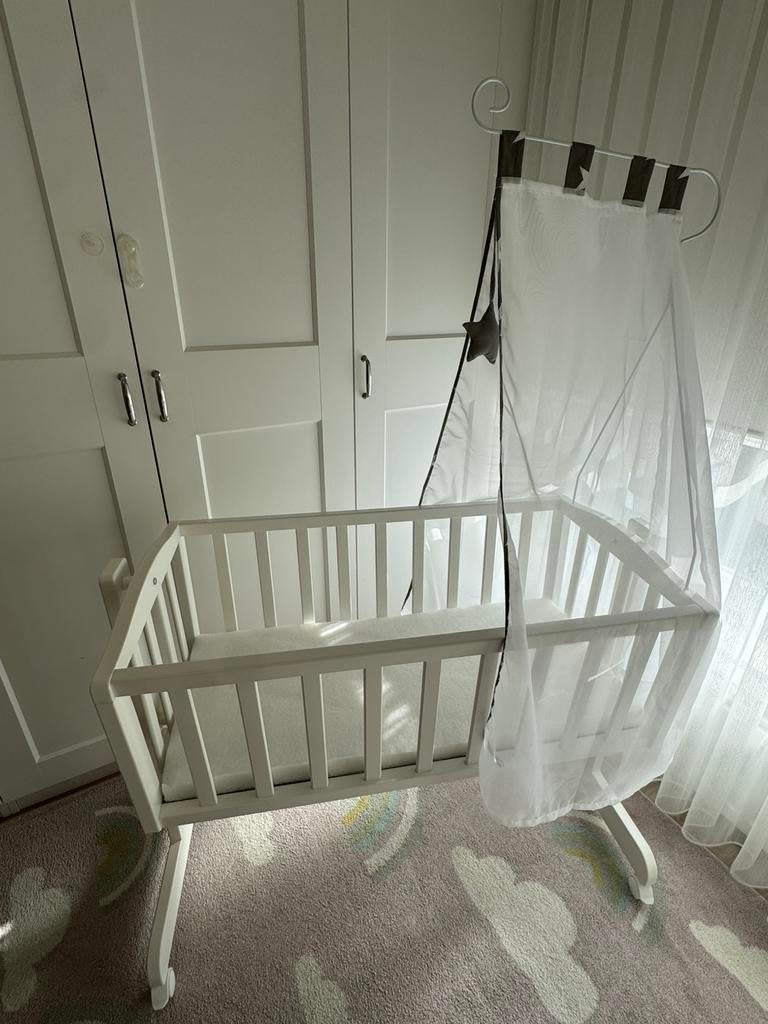Babybedje als nieuw + matras inbegrepen, Enlèvement, Comme neuf, Lit