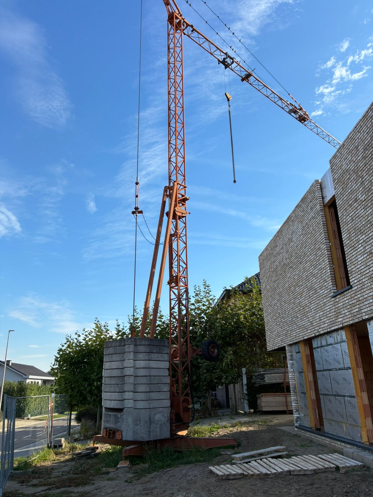 Snelmontage bouwkraan 24 m, Ophalen
