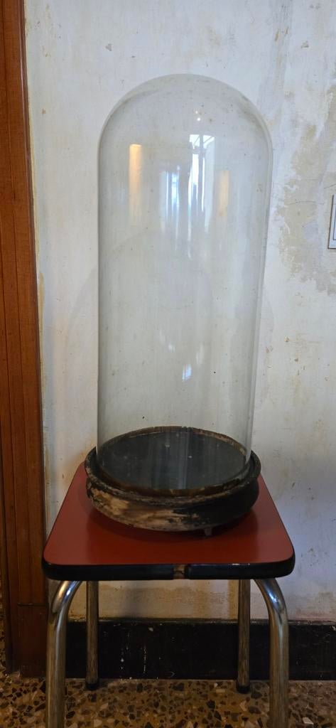 Globe de marié - Socle rond, Maison & Meubles, Accessoires pour la Maison | Cloches, Enlèvement