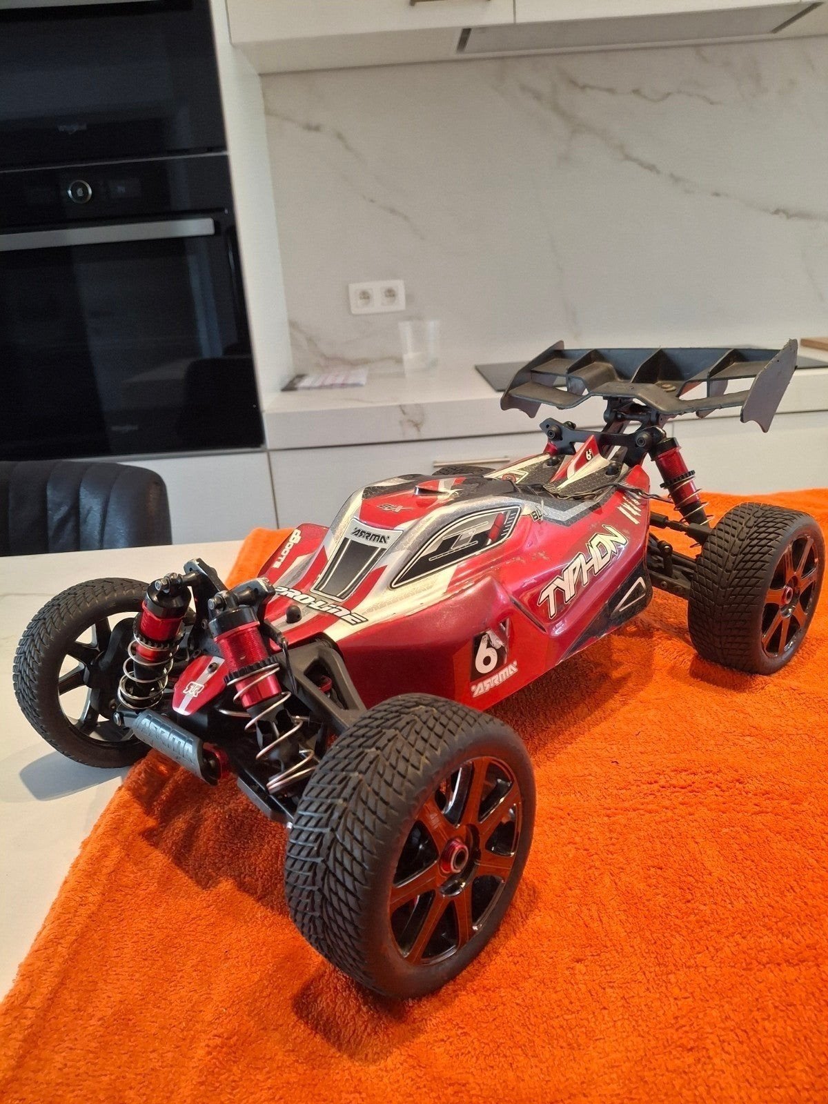 Arrma Typhon 6s, Enlèvement