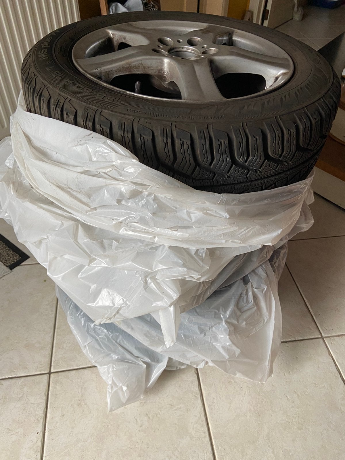 Pneus hiver avec jantes alu 185/60 R15T, Autos : Pièces & Accessoires, 15 pouces, Pneus hiver, Véhicule de tourisme, 185 mm