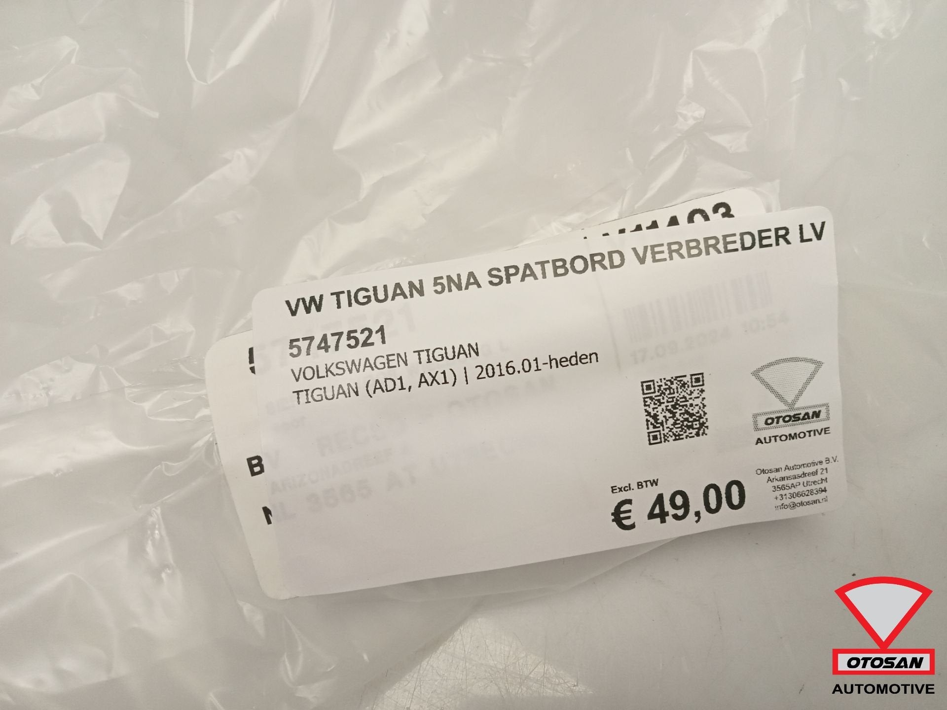VW Tiguan 5NA Spatbord Wielkast Verbreder Links Voor Nieuw!, Volkswagen, Volkswagen AG, Voor, Nieuw