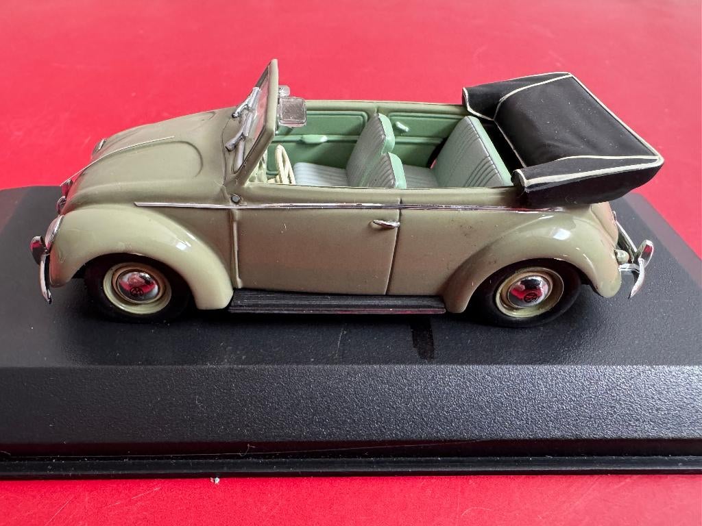 MINICHAMPS VW Beetle Cabriolet — Beige (1949) — 1/43, Enlèvement ou Envoi, Comme neuf, Voiture, MiniChamps