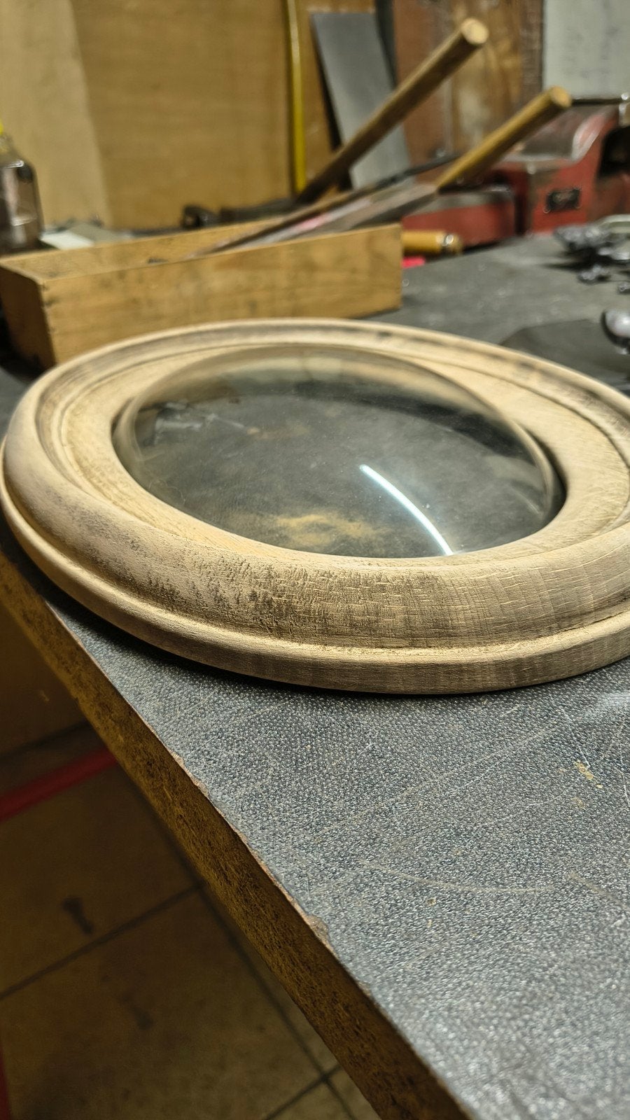 gezocht: kader met gebogen glas, Ophalen