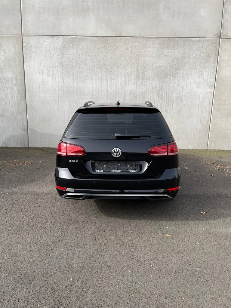 VOLKSWAGEN GOLF VARIANT / LEDER / PARKSENS / CAMERA, Auto's, Volkswagen, Voorwielaandrijving, 1300 kg, https://public.car-pass.be/vhr/e1f3d823-627f-44e4-b86a-317095c6c34b