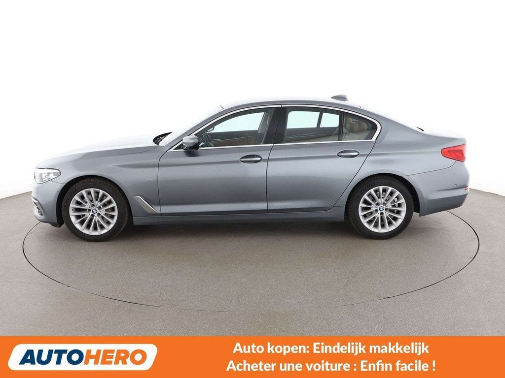 BMW 5 Serie 530 530i Luxury Line (bj 2017, automaat), Auto's, Achterwielaandrijving, Gebruikt, Euro 6, https://public.car-pass.be/vhr/a4cd6703-c2b0-403e-8f7d-af7a4d1222cd