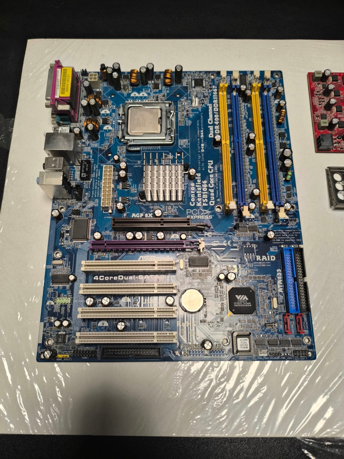 ASRock 4CoreDual-Sata2, gts450 512mb, Core2duo 6700, 1Gbddr, Gebruikt, DDR2, ATX, Intel