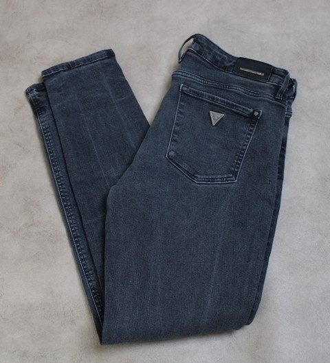 Guess Anabelle High Hip – Jean Tendance 31x30, Vêtements | Femmes, Jeans, Porté, W30 - W32 (confection 38/40), Noir, Enlèvement ou Envoi