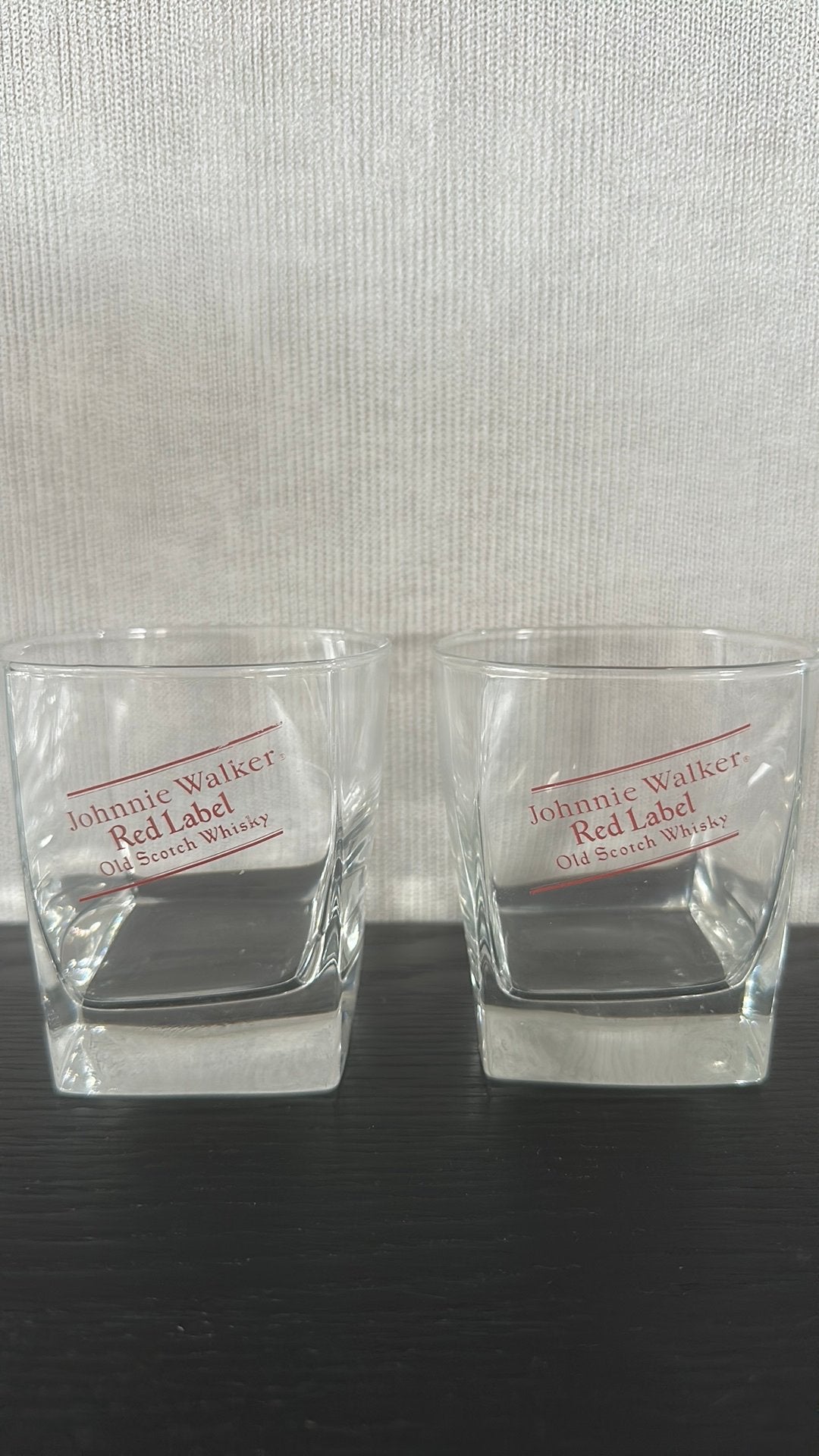 2 whiskeyglazen Johnnie Walker Red Label, Ophalen of Verzenden, Zo goed als nieuw, Borrel- of Shotglas