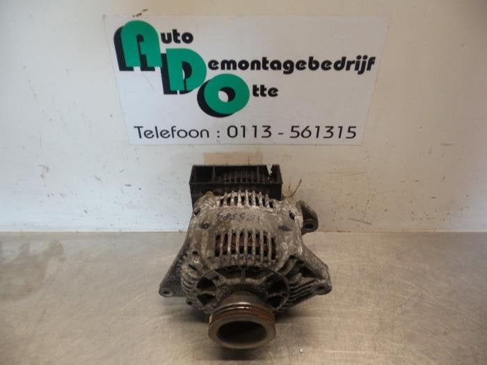 Dynamo d'un Renault Clio (Clio 2 98-), Renault, -, 3 mois de garantie, Utilisé