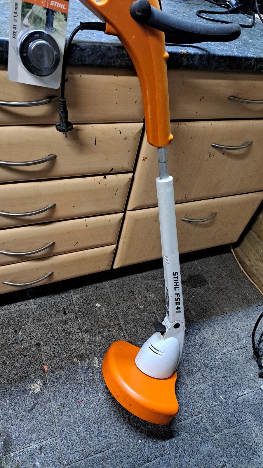Kantenmaaier STIHL FSE41, Jardin & Terrasse, Coupe-bordures, Enlèvement