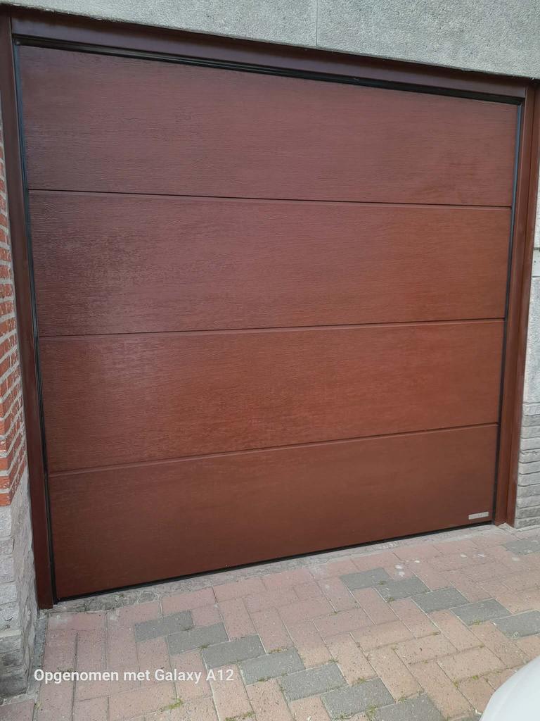 Garage poort, Ophalen, Zo goed als nieuw