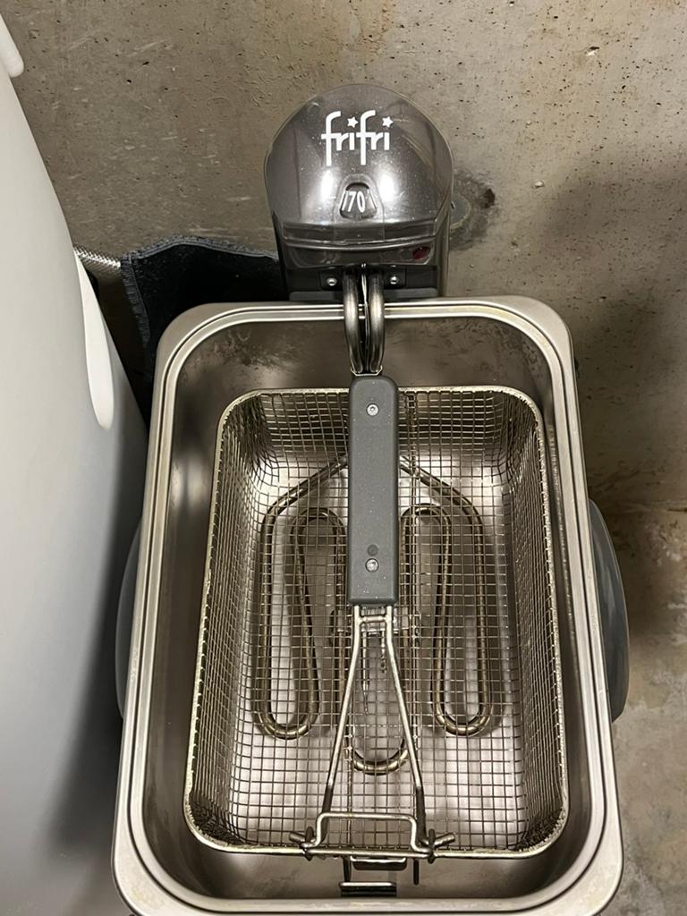 Frietketel FriFri, Elektronische apparatuur, Ophalen, Zo goed als nieuw, Uitneembare binnenpan