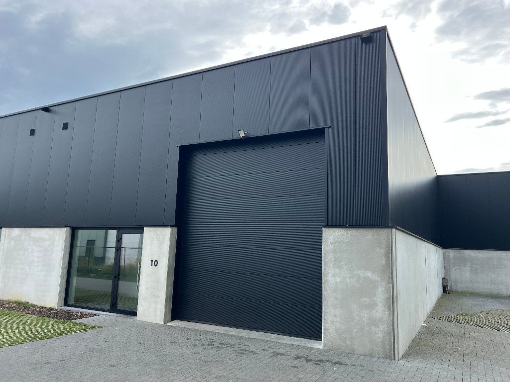 Te huur: bedrijfshal + kantoor 263m² 3970 Leopoldsburg, Immo, Maisons à louer, Province de Limbourg, En direct du propriétaire