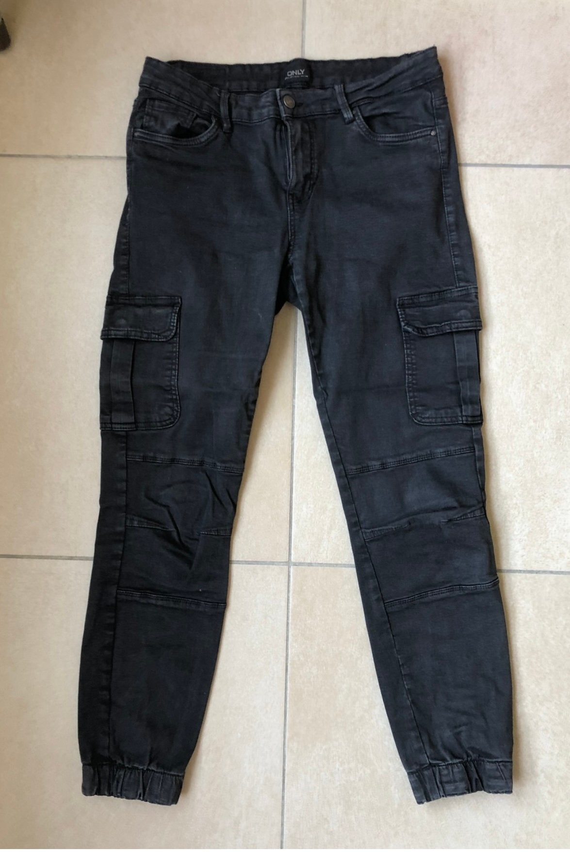 Pantalon cargo Only taille 38 en bon état, Kleding | Dames, Spijkerbroeken en Jeans, Ophalen of Verzenden, Zo goed als nieuw