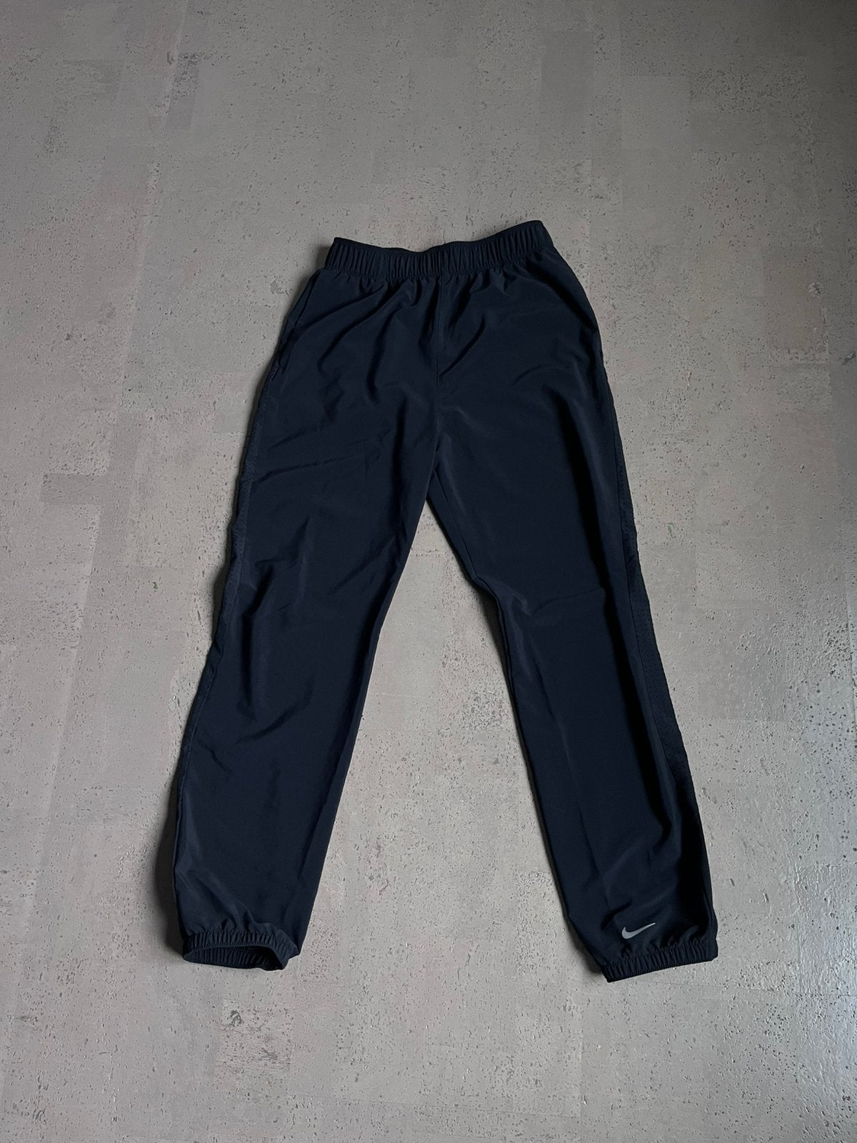 Zwarte trainingsbroek Nike maat 11-13 jaar, Ophalen of Verzenden, Zo goed als nieuw, Jongen of Meisje, Broek