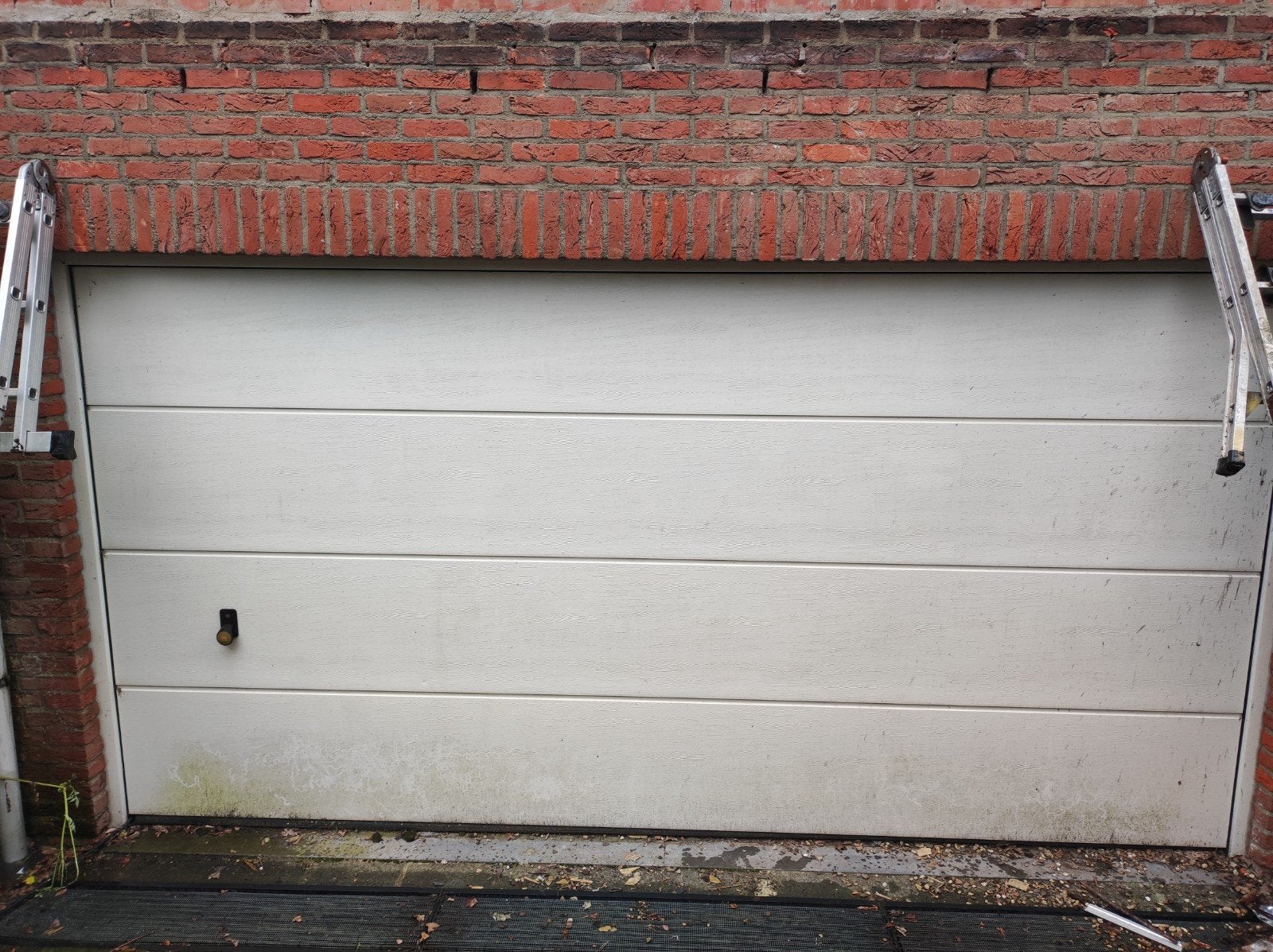 Garage poort, Enlèvement